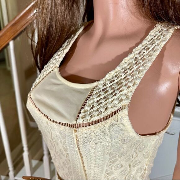 Cream lace belted country dress - Picture 9 of 15